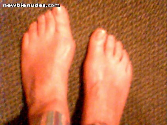 Mother in Law...Great..I love it...want lick it and sperm on her feet