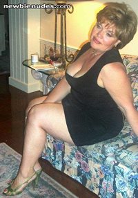 I love well endowed mature women. Any interested ?