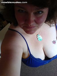 a cleavage pic... what do u think ? comments and PM please