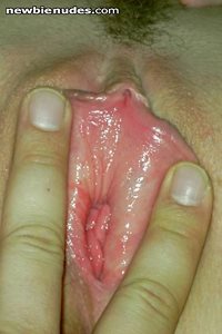 Do ya like my wet n pink pussy? Tell me what you want to see....