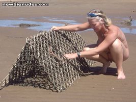 Just checking the crab trap for dinner!!