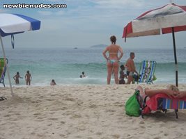 An annonymous butt on the beach. I loved it so I took a picture, discreetly...