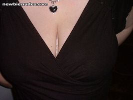 Love that cleavage!