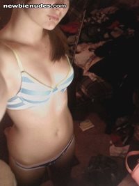Cum on me!! hi everyone i am going out with shavedbiboy and i have a few pi...