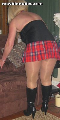 this skirts not too short is it :)