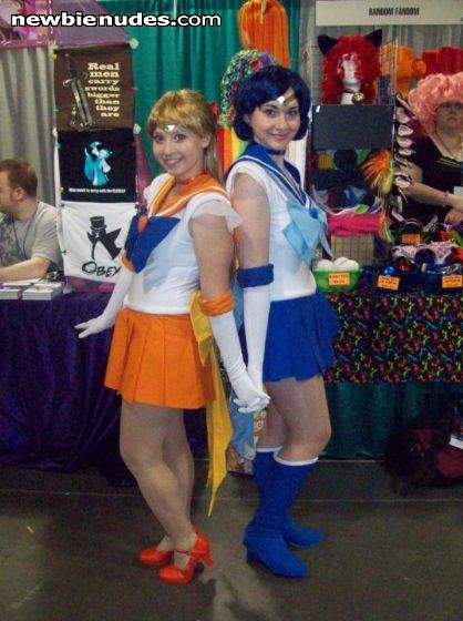 Yummy yummy yummy. 2 sailors in the tubby.