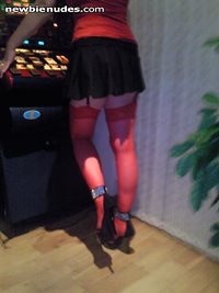 Would love 2 do this 4 real,pose in sexy undies & stockings in a pub or clu...