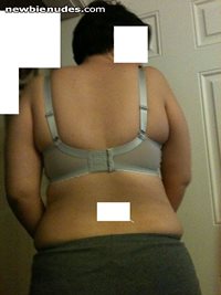 my gf in her bra, the front of which can be seen a few pics back