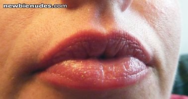 Lips : Made for kissing my NN friends ;-)