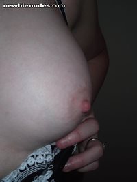 can you cover this with ur hot cum?? yum.. i love to lick sweet cum of titt...