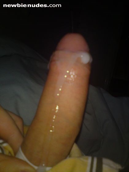 Cumming over myself thanks to the beauties on NN