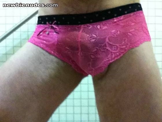 my sub completing his task, he had to guy the panties, and wear them and then post them to me good work young sub  ,mmmmm yum