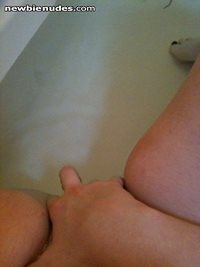 Horny in the bath lolx