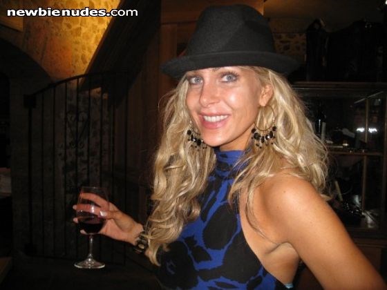 3rd glass of red wine and she wants to go home.....omg Im falling....