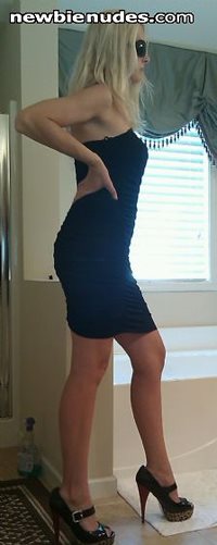 MILF Wife...ready to go out tonight....if you see us, this is what you will...