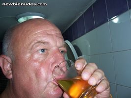 Master Ukbigthinker fat pig slave drinks his pee