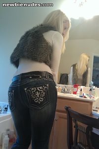 MILF Wife...showing how her new jeans fit...comments welcum