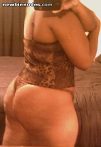 wifey's sexxy ass in nitewear!! mmmmm enjoy