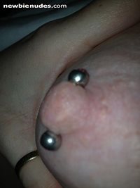 subsluts right pierced nipple