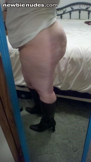 How about those thick legs and that great ass guys. She is so amazing bent over fucking from behind.