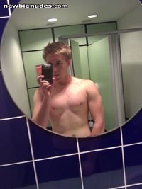just a quick pic of me at the gym, message me if your wanna chat and get to...