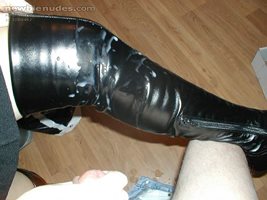 wife wanking a guy over her boots