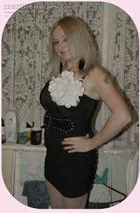 yes guys i have clothes on 4 a change me on xmas works do last nt no i didn...