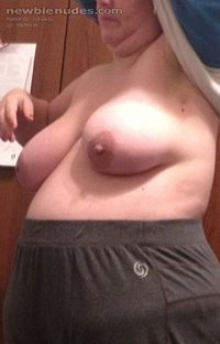 Who would like to fuck  on my wives big tits and cum on them?