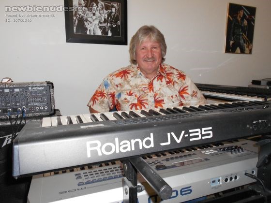 Any women out there find me interesting? See my profile