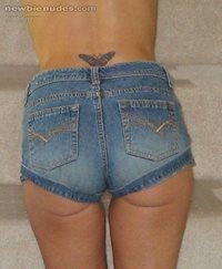 ~Would love to know what yall think about me in my lil' shorts, guys~I'm ly...