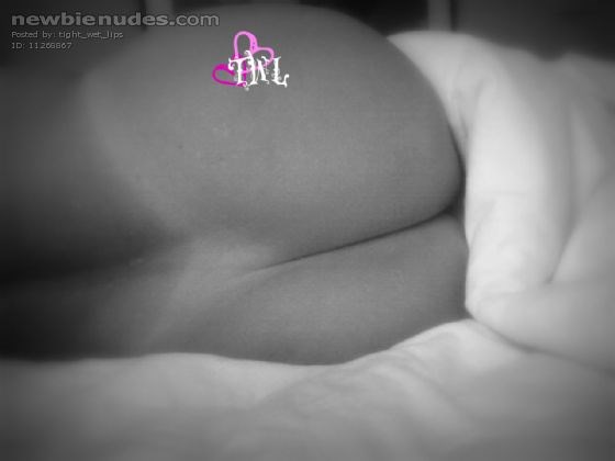 Giving you a sneaky peaky with my phone.  Is this what they mean by butt di...