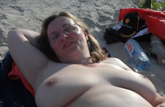 who is the Guy on my Side?who love me?