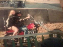 horny biker chick looking for sex!!