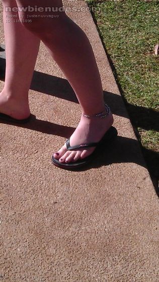 Tasty toes and fabulous feet for the foot fetish folks.