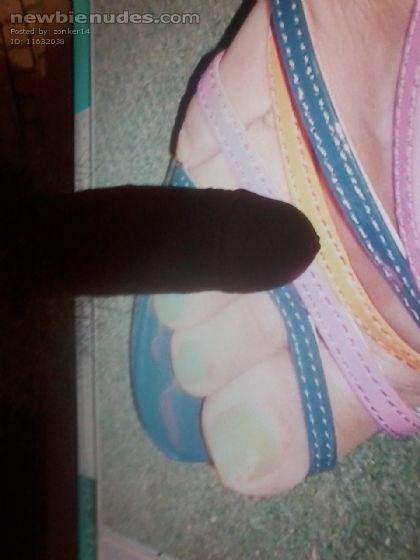 I want to lick curvy buns feet all over before and after sex