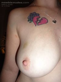 gorgeous pert titty