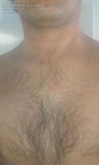 Anyone of you likes a hairy chest like this?
