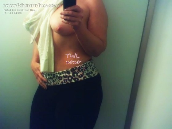 What else does a true NNer do while in a dressing room?  Well, Duh!  Take p...