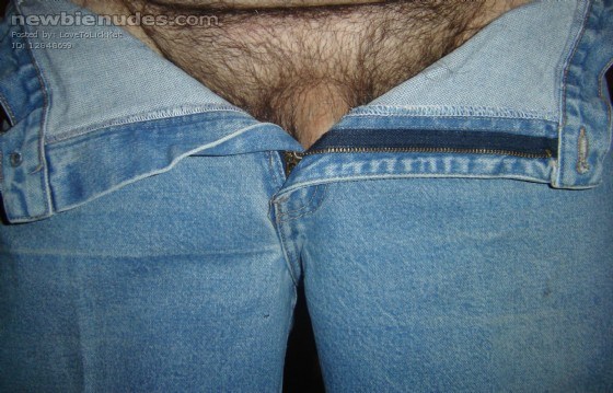 Can anyone give me a "hand", I think he wants to get out.