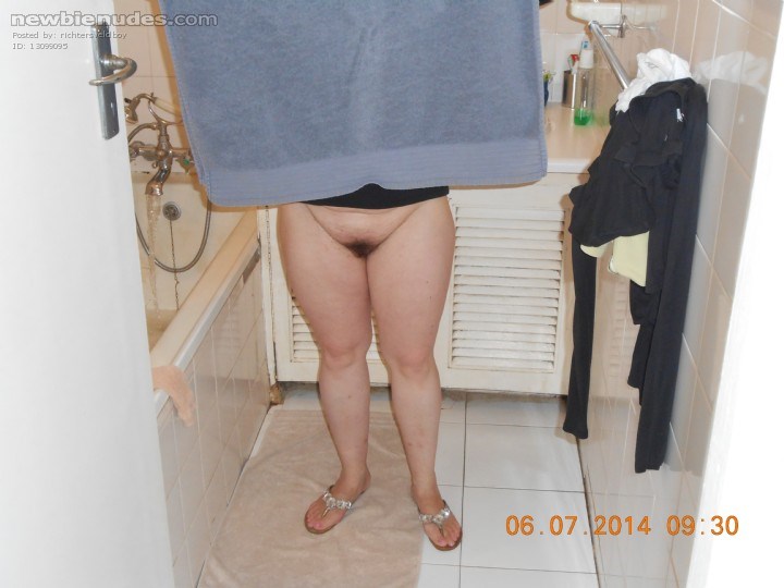 wife in sandals hairy pussy anyone want to fuck her