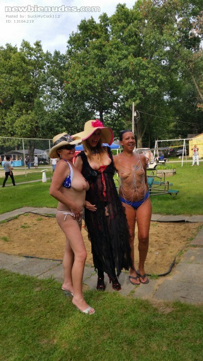 Nudes-a-poppin in northern Indiana