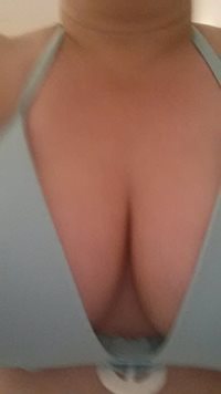 Who want to  bury there  head  or cock  here