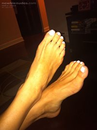 Drop a warm load on my sexy white toes!