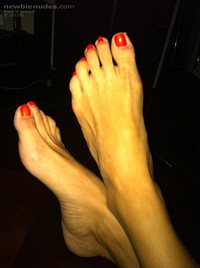 Suck my sexy toes baby