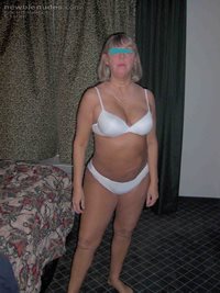 58 yr old bored and neglected housewife CRAVES "tribute" picxs and vids